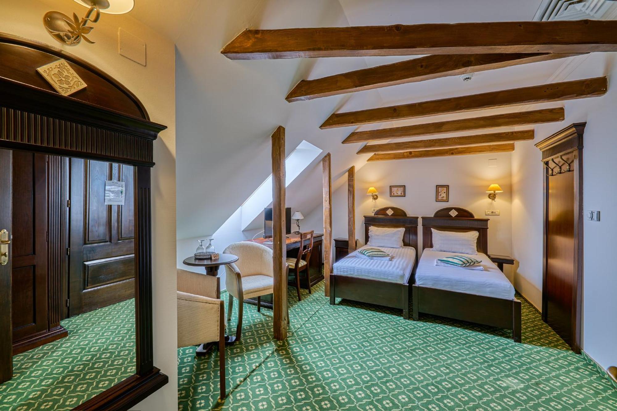 Hotel Classico Тимишоара Экстерьер фото