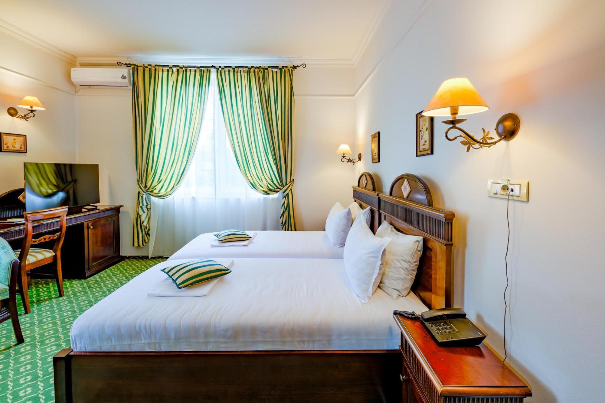 Hotel Classico Тимишоара Экстерьер фото