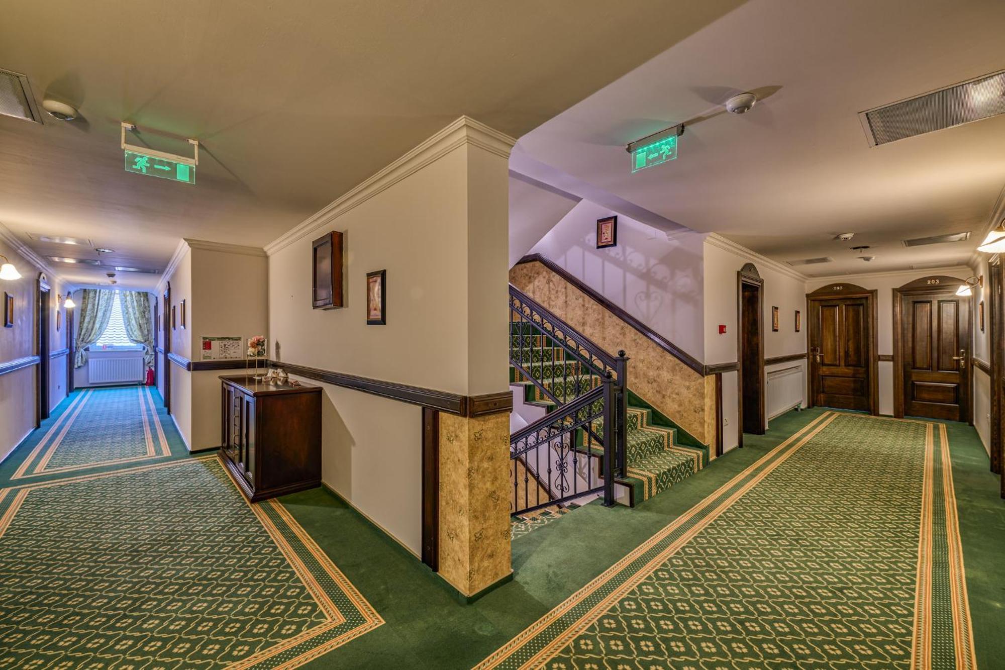 Hotel Classico Тимишоара Экстерьер фото