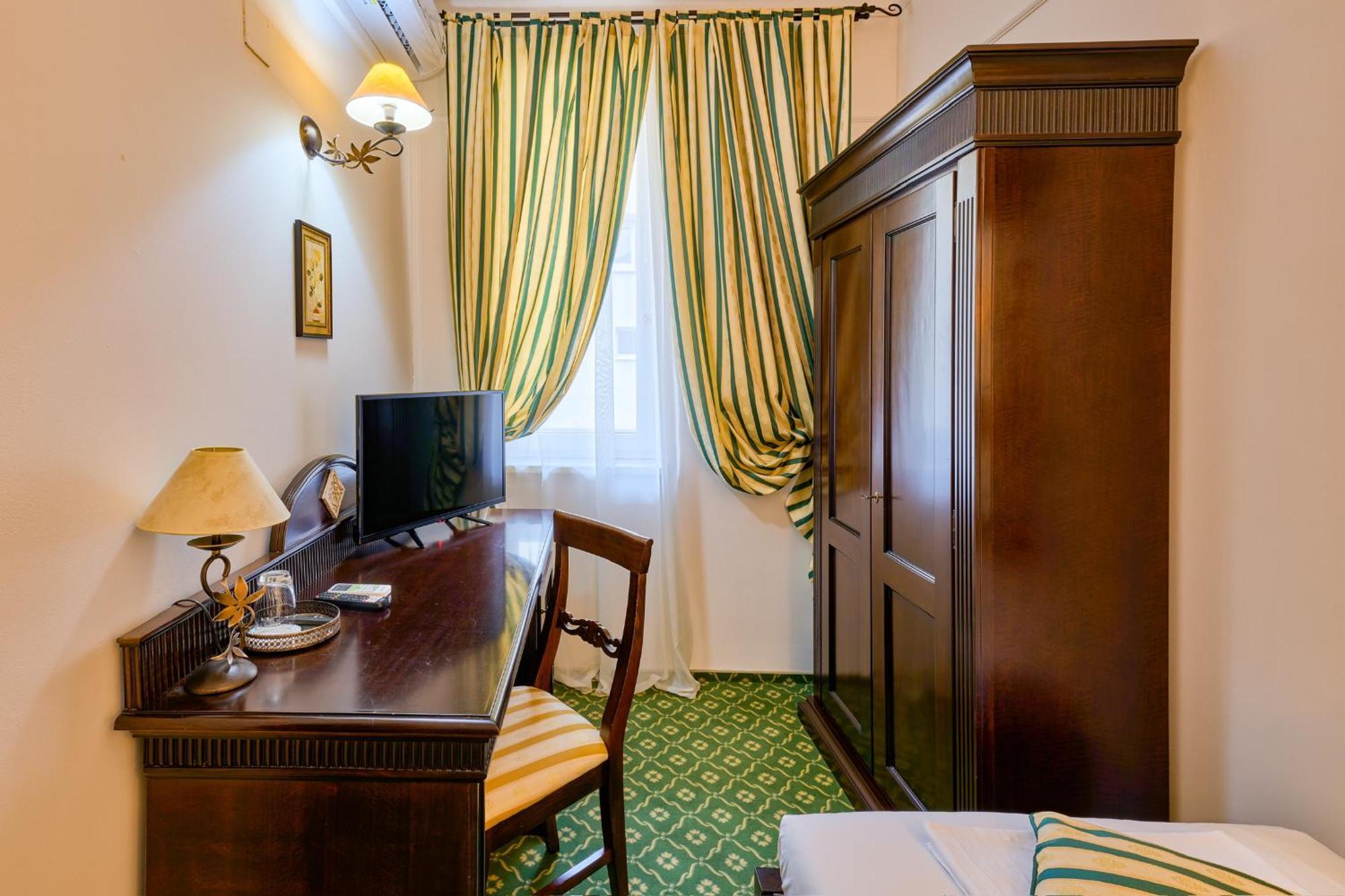 Hotel Classico Тимишоара Экстерьер фото