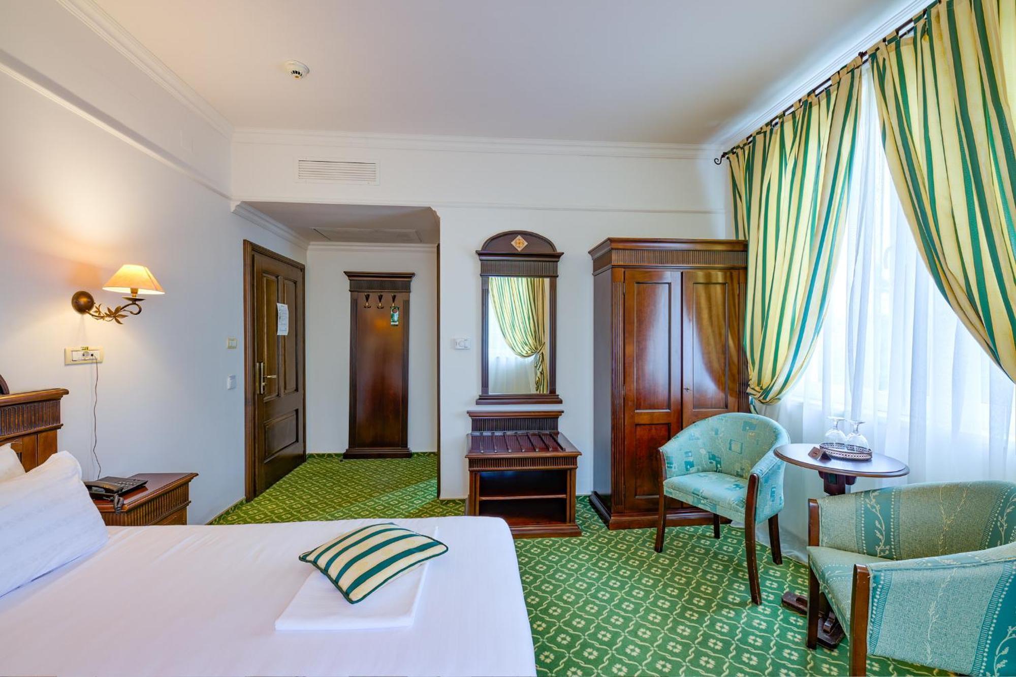 Hotel Classico Тимишоара Экстерьер фото
