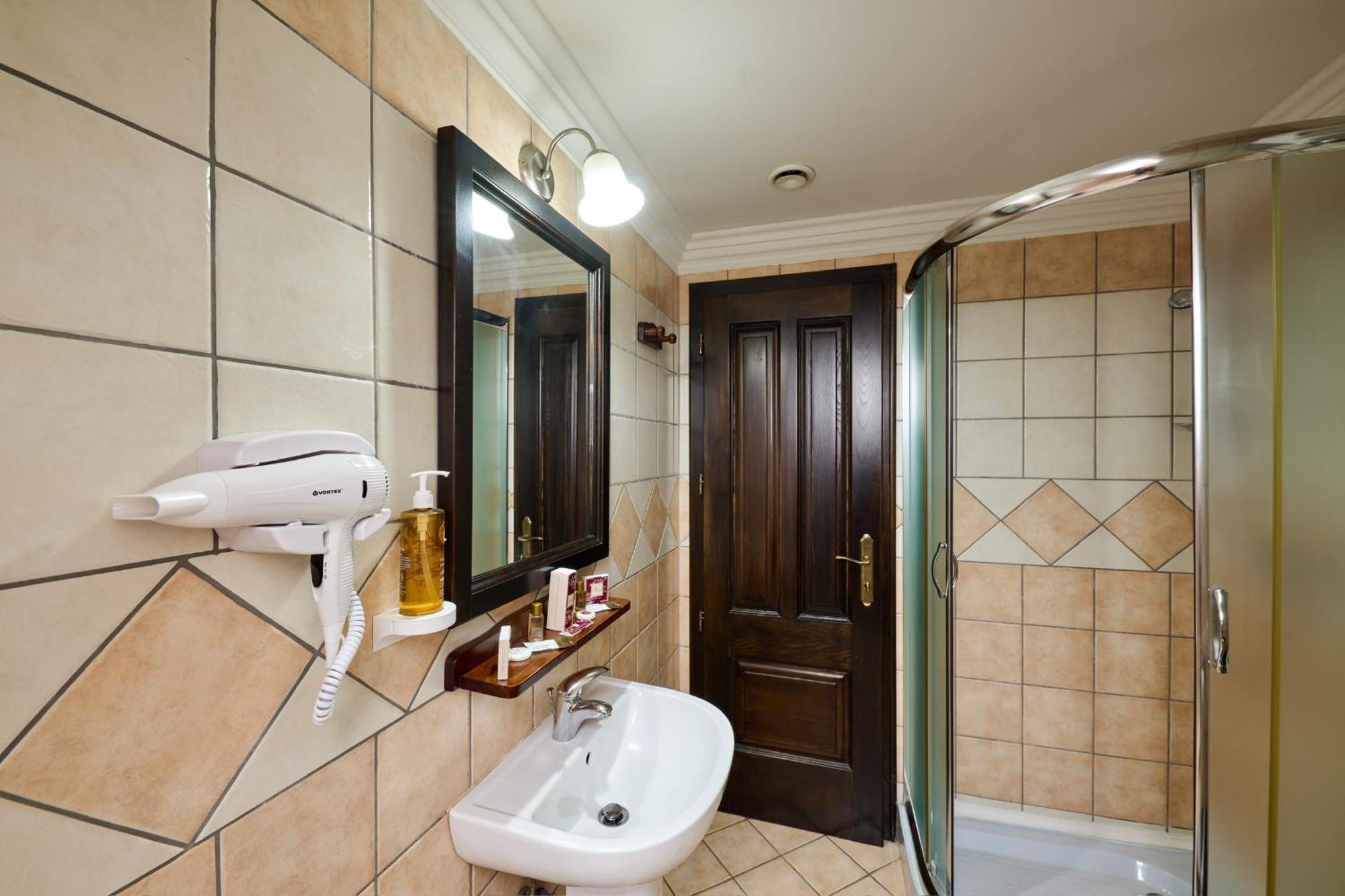 Hotel Classico Тимишоара Экстерьер фото