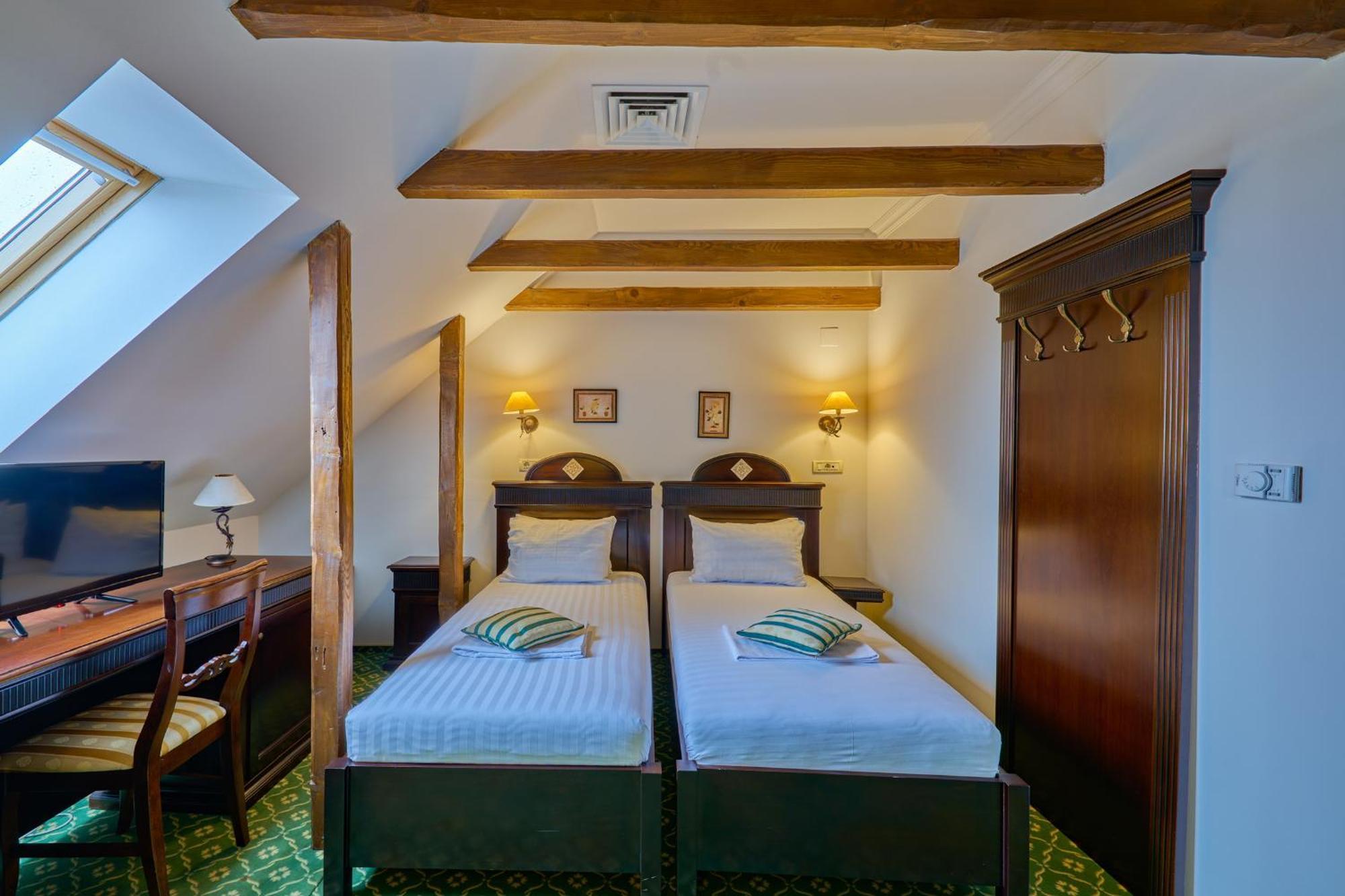 Hotel Classico Тимишоара Экстерьер фото