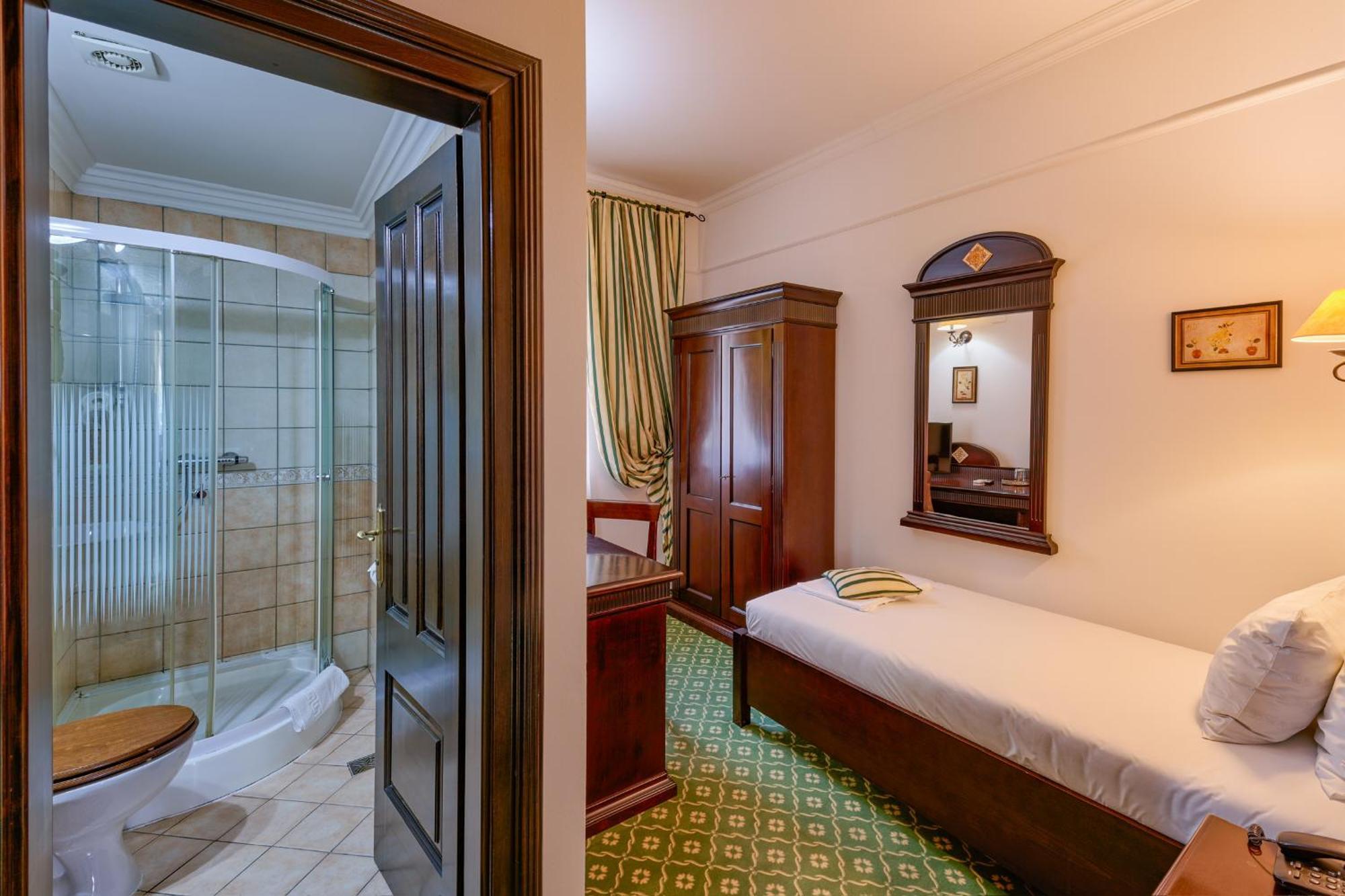 Hotel Classico Тимишоара Экстерьер фото
